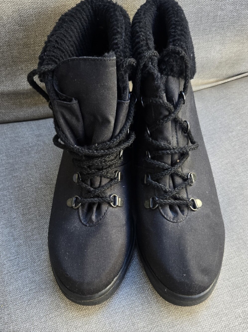 Toe Warmers Vintage Black Cozy Lace-Up Winter Boots